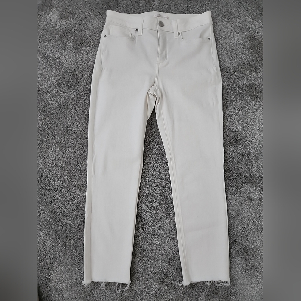 Lauren Conrad Skinny Crop Creamy White Stretch Jeans in size 8